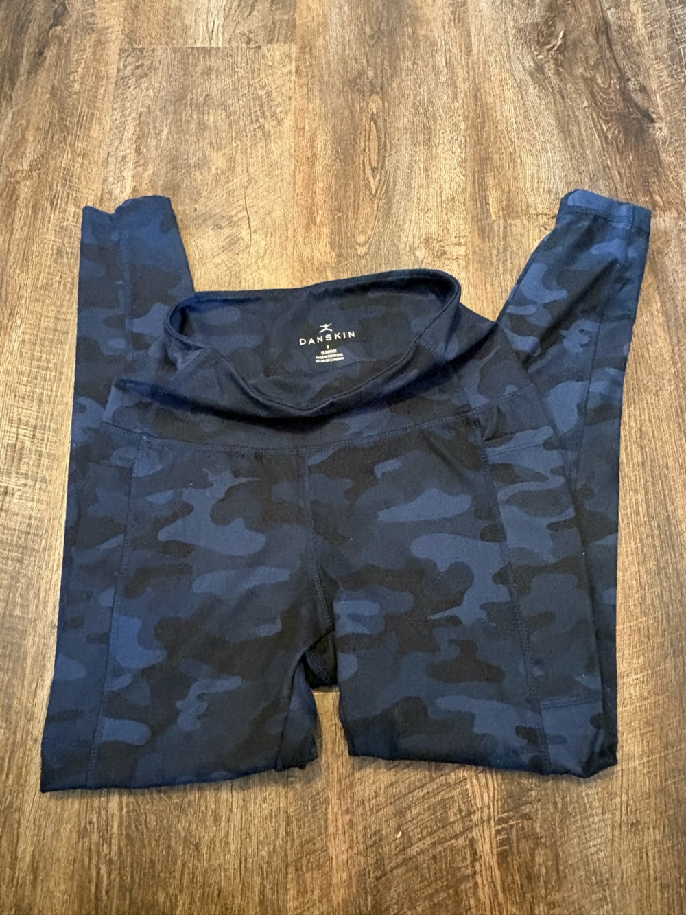 Danskin Navy and Black Camouflage Leggings